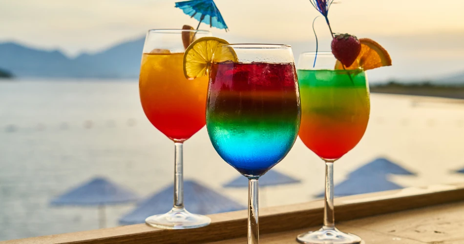 Miami Beach Cafes & Cocktail Spots You’ll Fall in Love With

