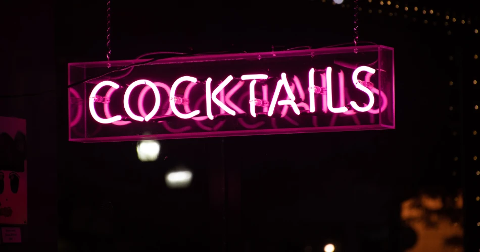 Miami Beach Cafes & Cocktail Spots You’ll Fall in Love With
