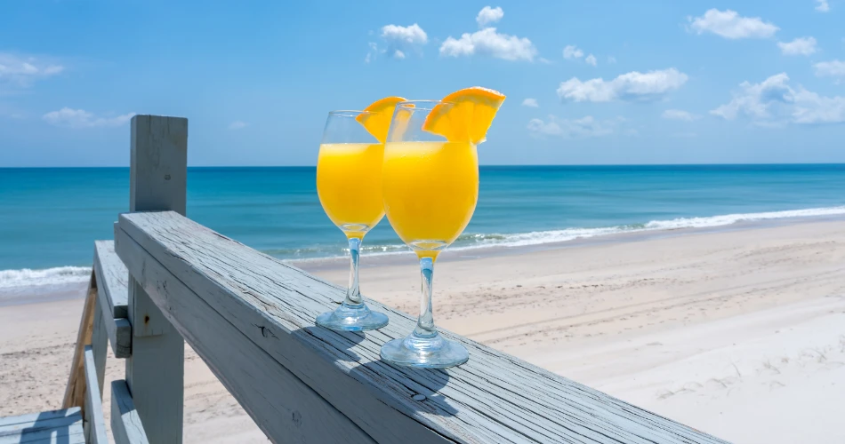 Miami Beach Cafes & Cocktail Spots You’ll Fall in Love With
